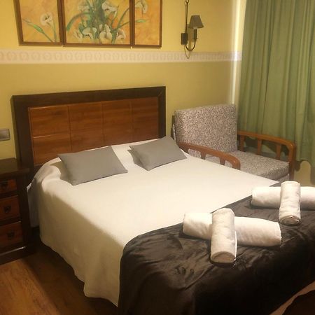 Hotel Restaurante La Carasca Orlé Dış mekan fotoğraf