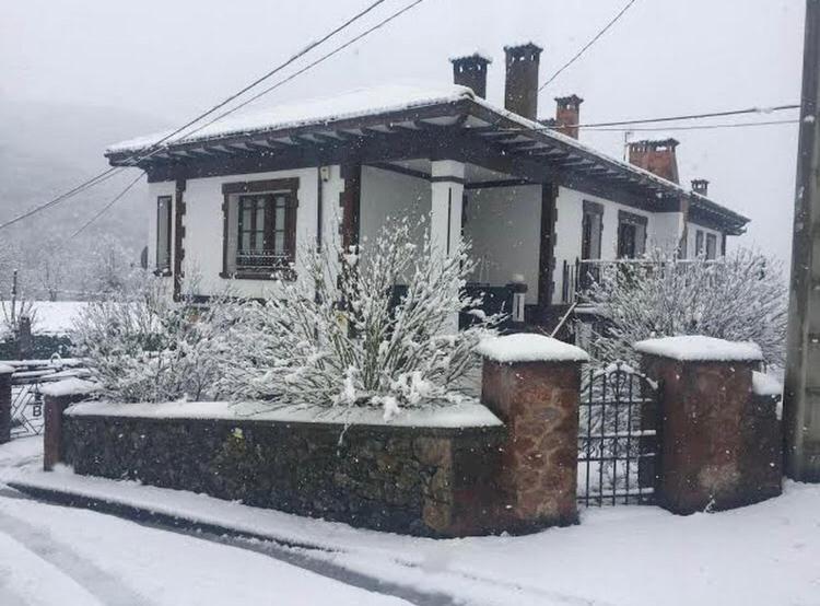 Hotel Restaurante La Carasca Orlé Dış mekan fotoğraf