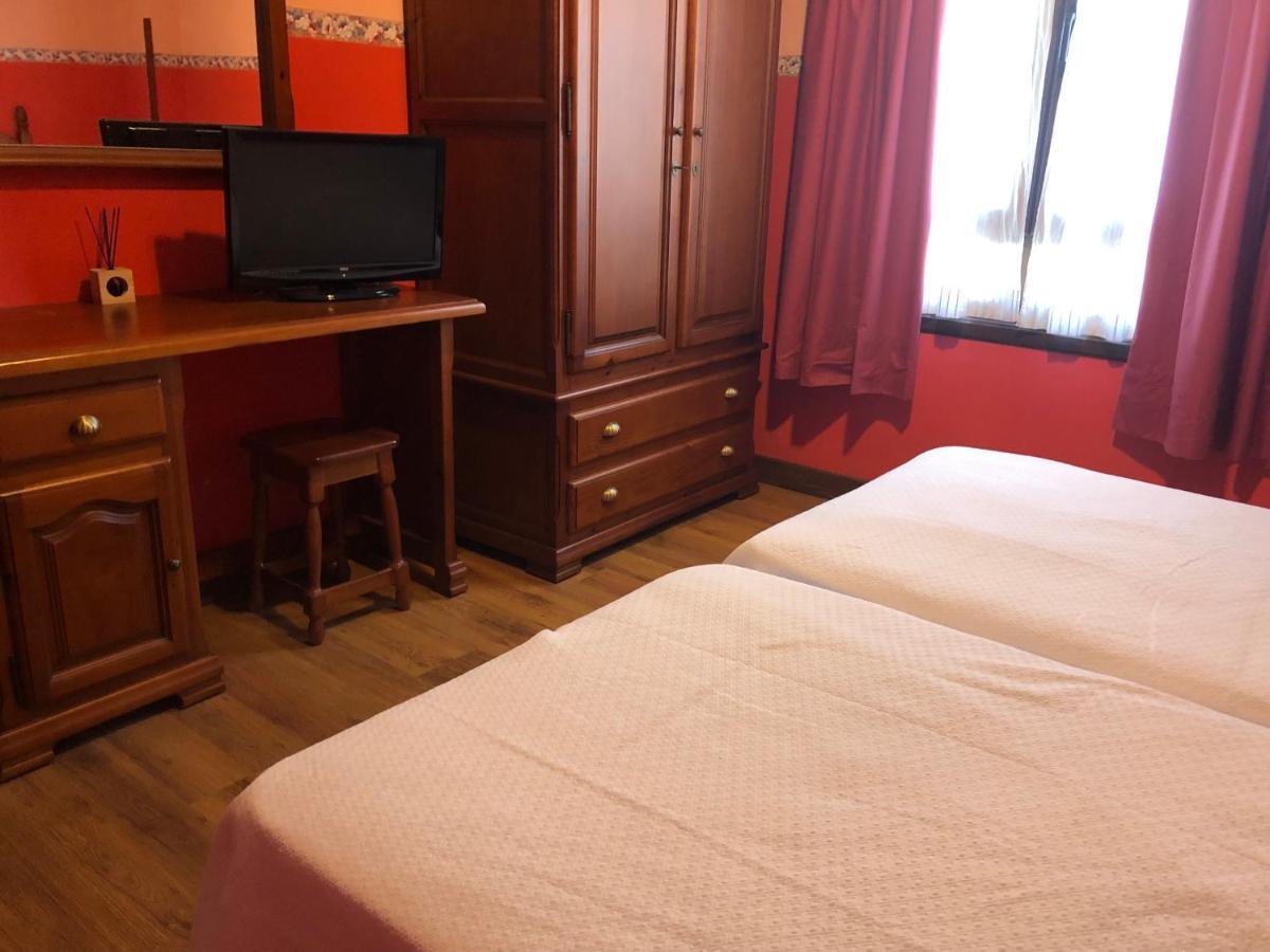 Hotel Restaurante La Carasca Orlé Dış mekan fotoğraf
