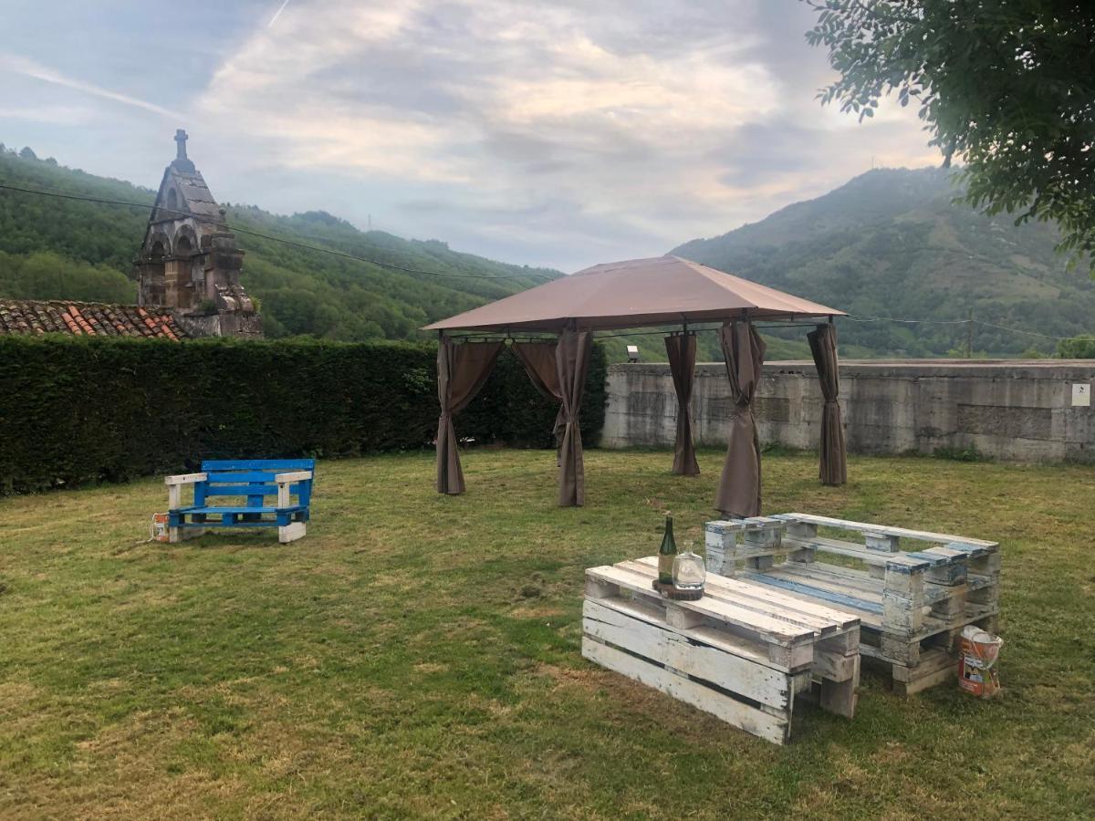 Hotel Restaurante La Carasca Orlé Dış mekan fotoğraf