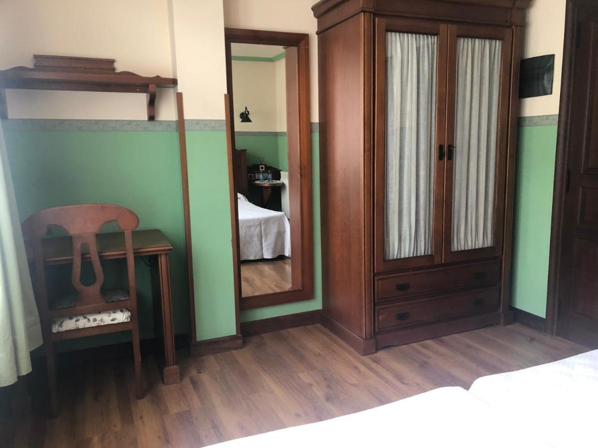 Hotel Restaurante La Carasca Orlé Dış mekan fotoğraf