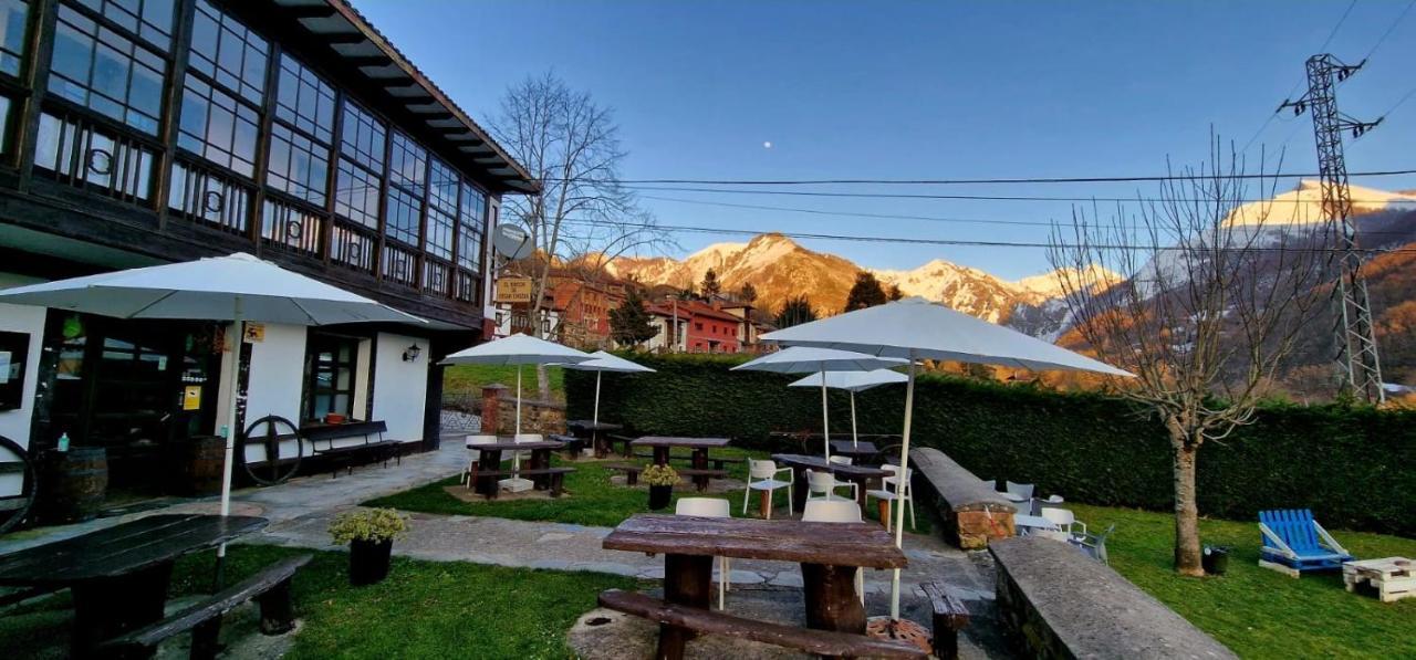 Hotel Restaurante La Carasca Orlé Dış mekan fotoğraf