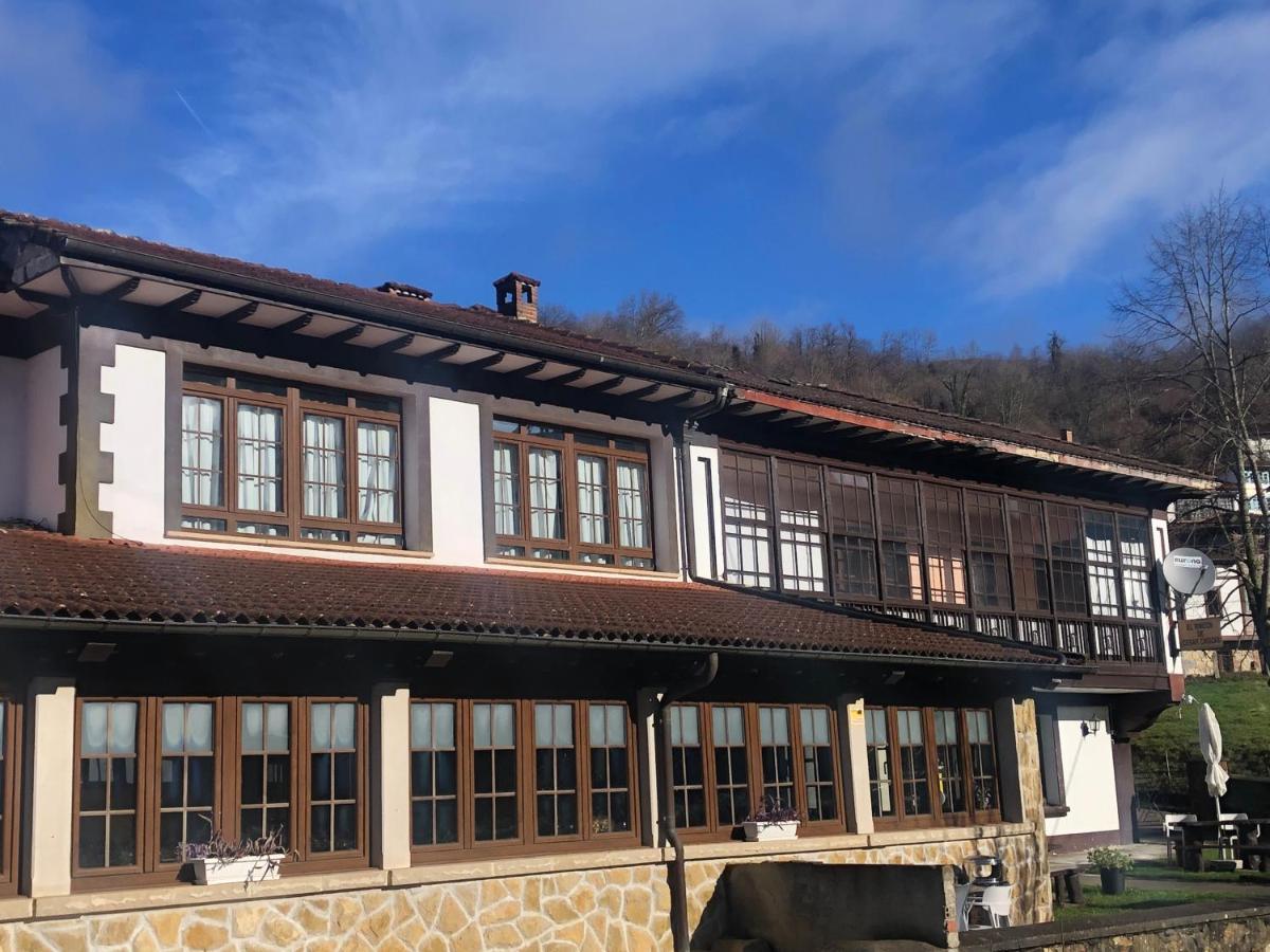 Hotel Restaurante La Carasca Orlé Dış mekan fotoğraf
