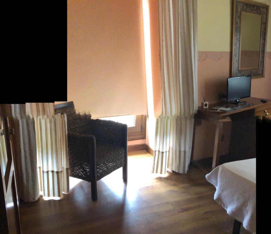 Hotel Restaurante La Carasca Orlé Dış mekan fotoğraf