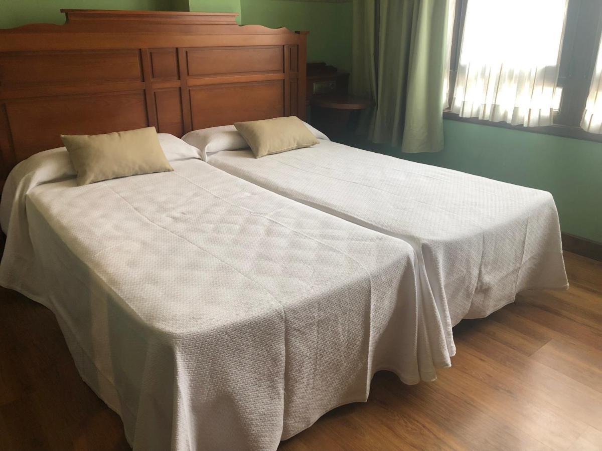 Hotel Restaurante La Carasca Orlé Dış mekan fotoğraf